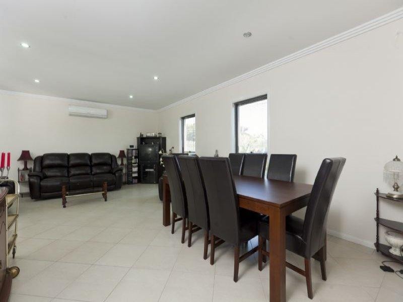 54 Seabreeze Road, Manly West QLD 4179