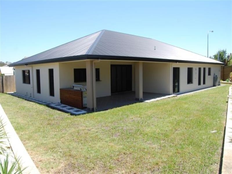 4 Habitat Drive, Wakerley QLD 4154