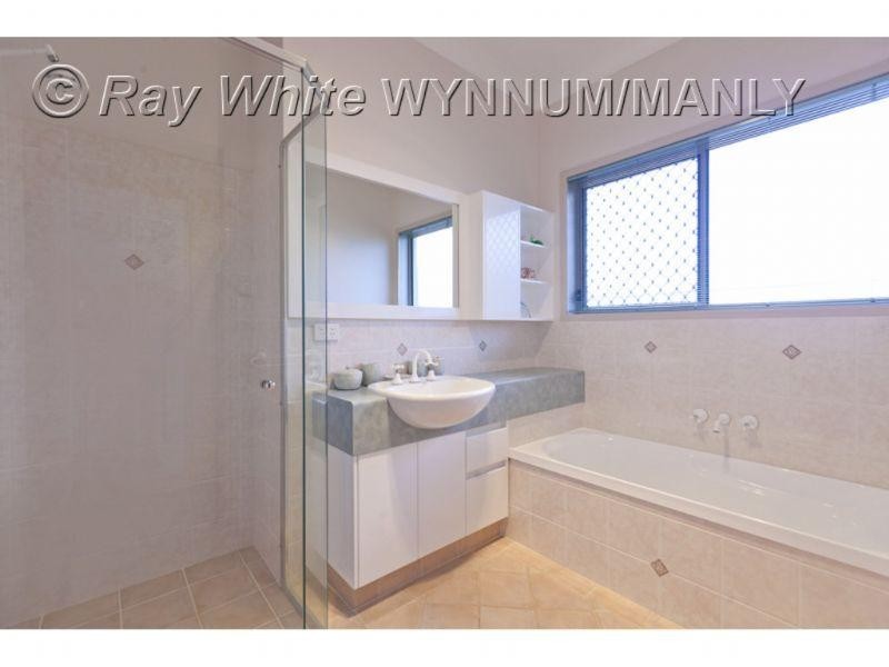 6 Summit Place, Wynnum West QLD 4178