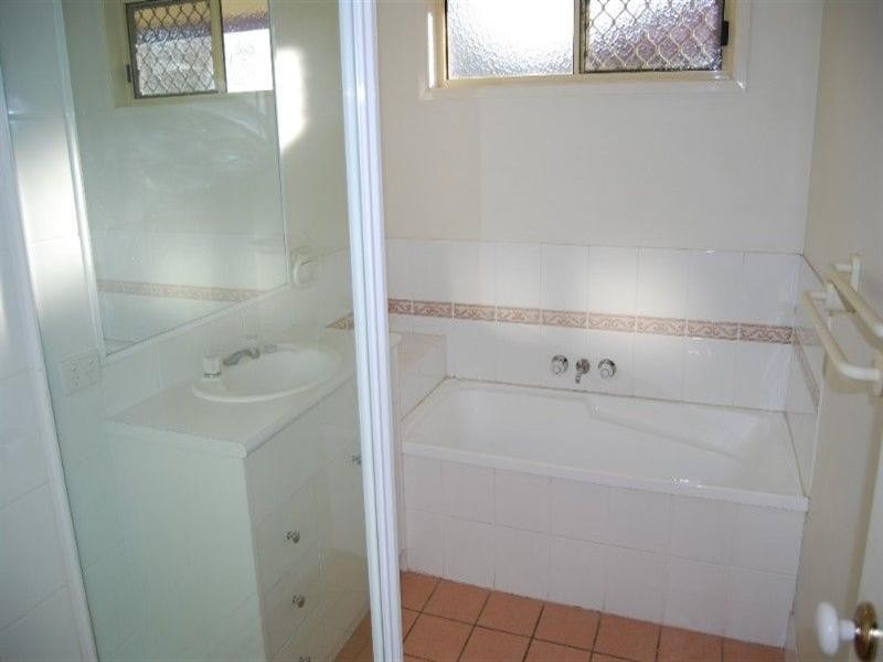 20 Holland Crescent, Wynnum West QLD 4178