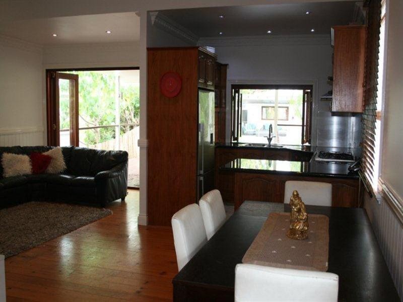 65 Wilde Street, Wynnum QLD 4178