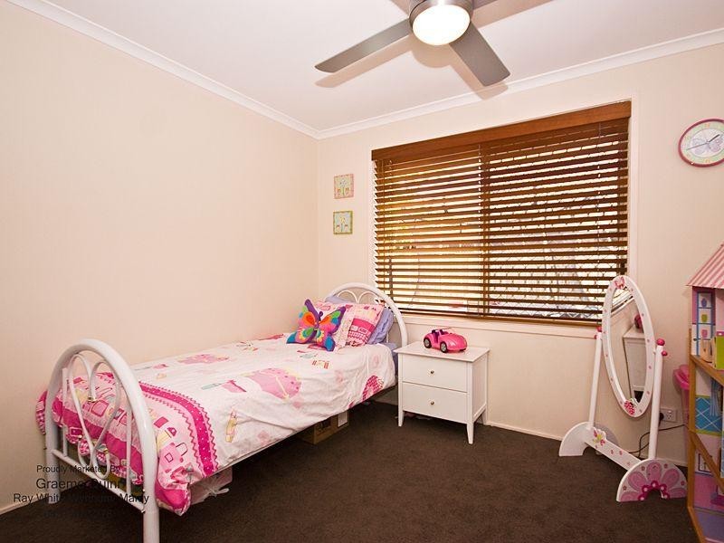 35 Plaza Street, Wynnum West QLD 4178