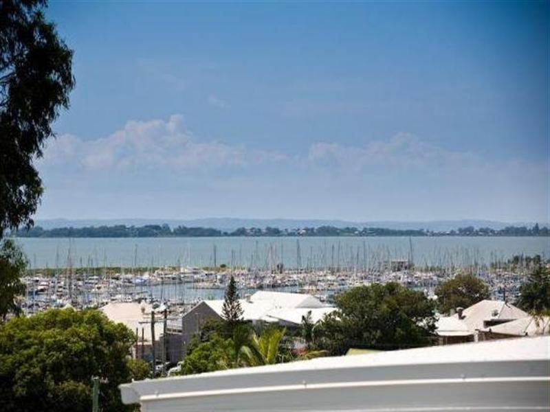 132 Carlton Terrace, Manly QLD 4179