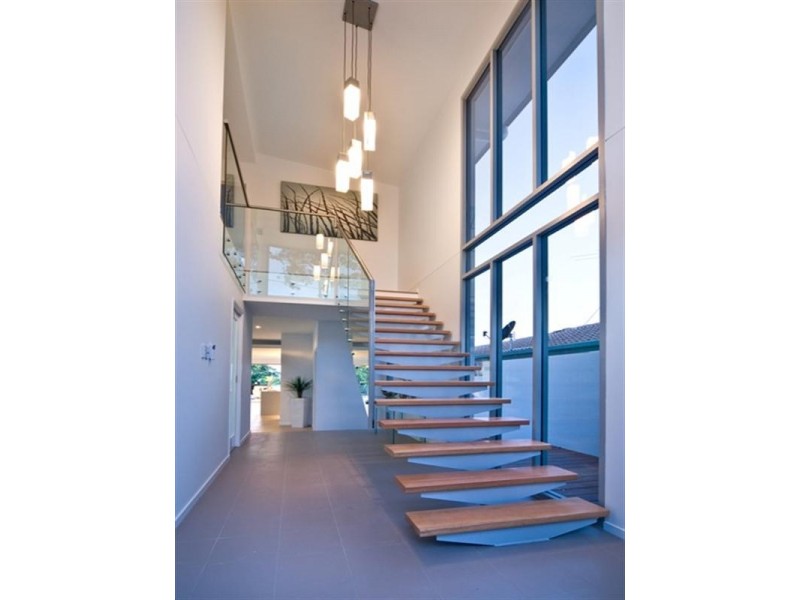 132 Carlton Terrace, Manly QLD 4179