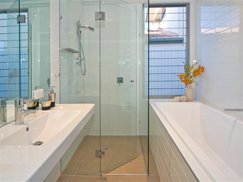 132 Carlton Terrace, Manly QLD 4179