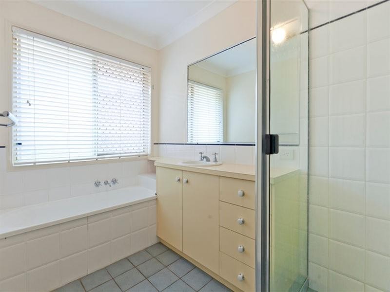 33 Dowling Place, Manly West QLD 4179