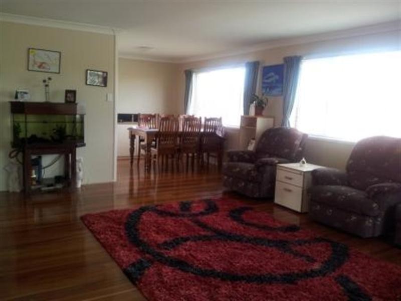 15 School Road, Wynnum West QLD 4178