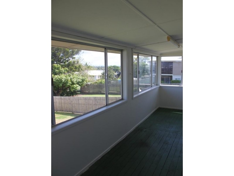 16 Haylock Street, Wynnum QLD 4178