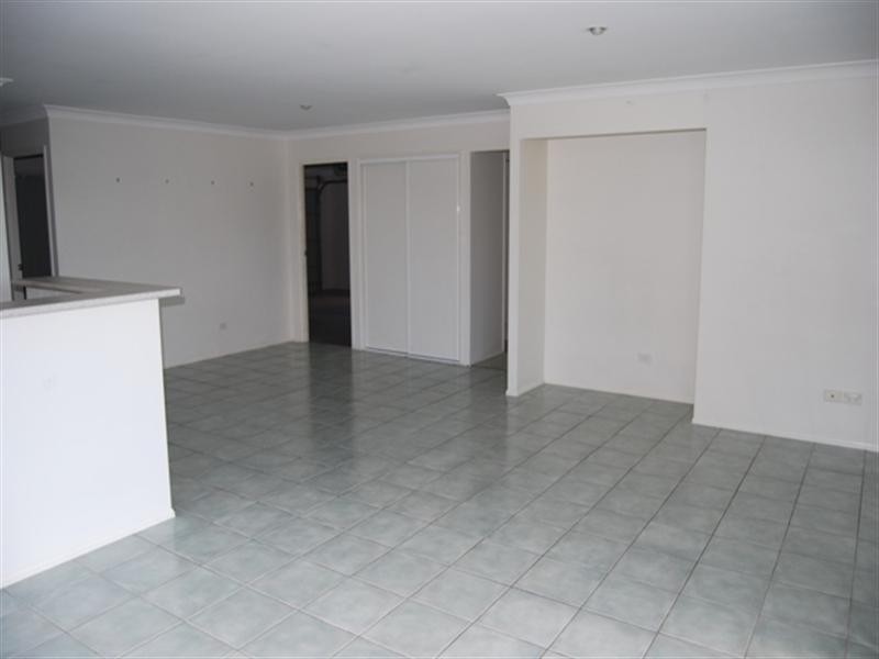 91 New Lindum Road, Wynnum West QLD 4178