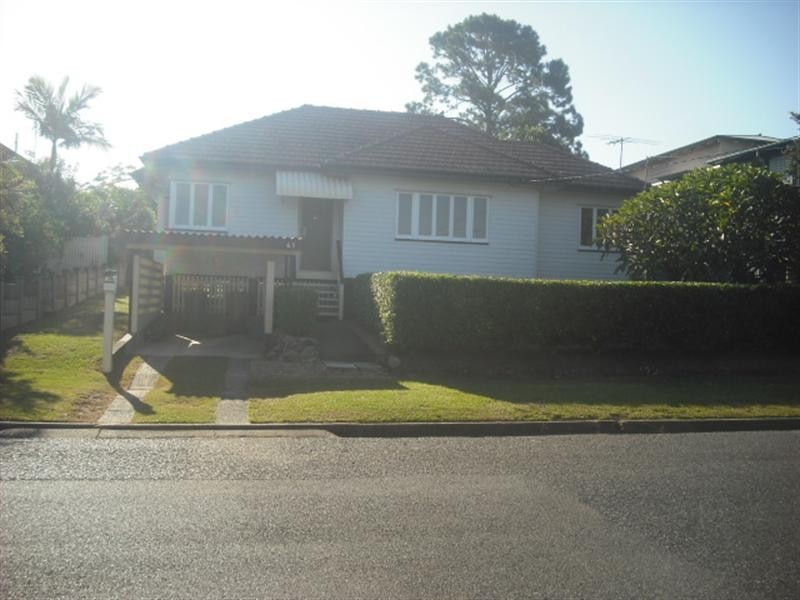 63 Delsie Street, Cannon Hill QLD 4170