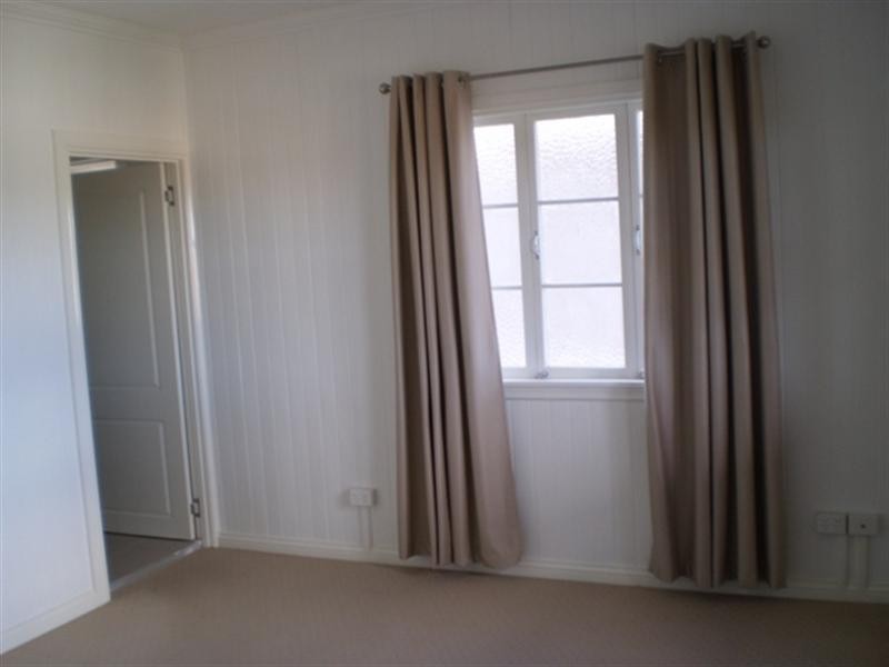 18 Kitchener Street, Wynnum QLD 4178