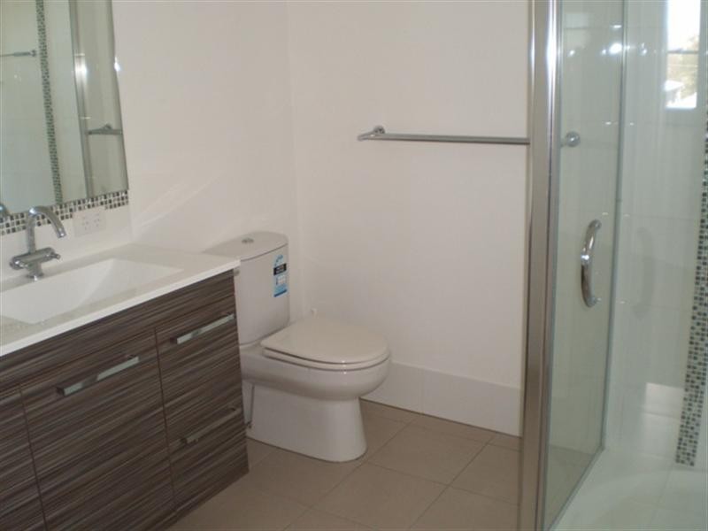 18 Kitchener Street, Wynnum QLD 4178