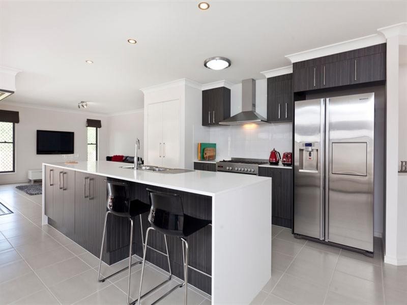 42 Whipbird Circuit, Victoria Point QLD 4165