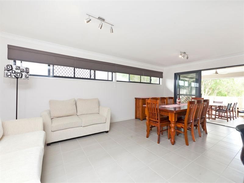 42 Whipbird Circuit, Victoria Point QLD 4165