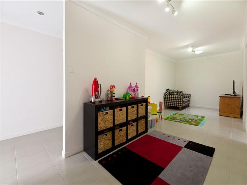 42 Whipbird Circuit, Victoria Point QLD 4165