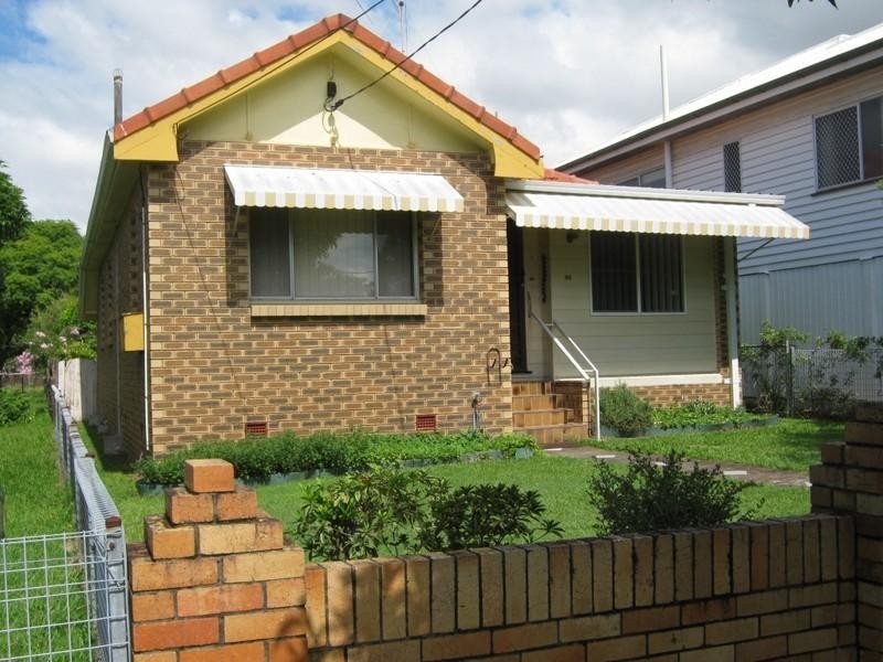 30 Walnut Street, Wynnum QLD 4178