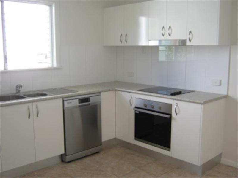 30 Walnut Street, Wynnum QLD 4178