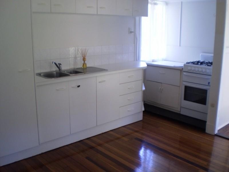 10 Crown Street, Wynnum QLD 4178