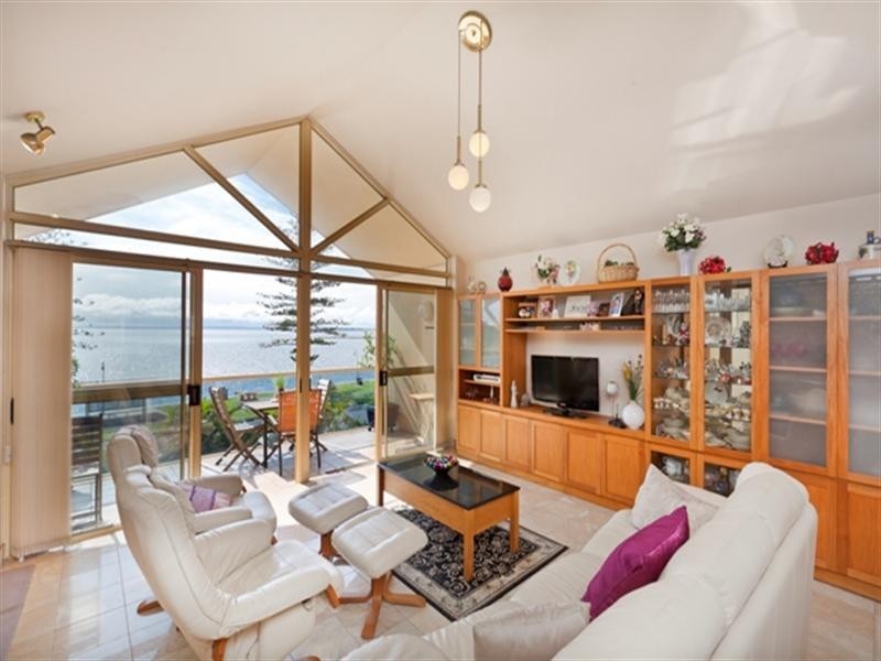 9/61 Waterloo Esplanade, Wynnum QLD 4178