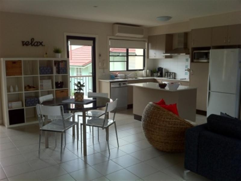 3/6 Emsworth Street, Wynnum QLD 4178