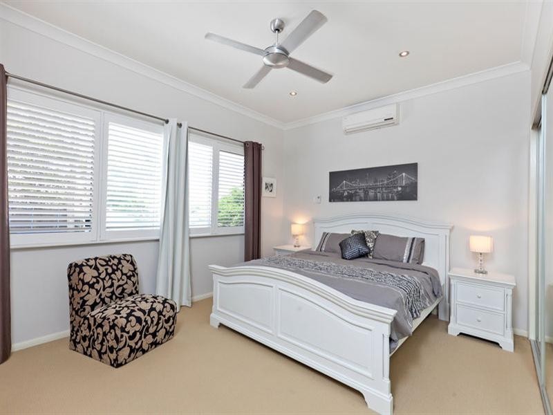 30 Killarney Avenue, Manly West QLD 4179