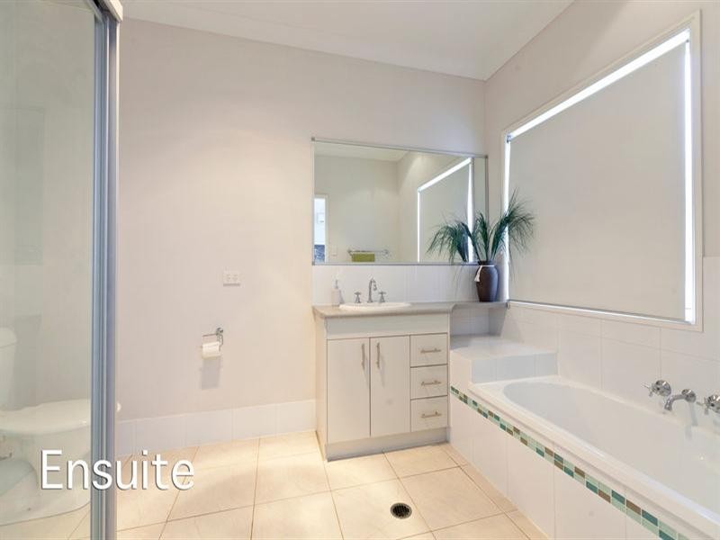 30 Killarney Avenue, Manly West QLD 4179