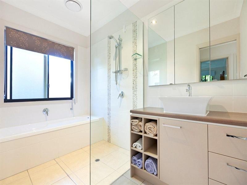 21 Clarance Street, Wakerley QLD 4154