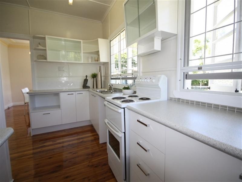 46 Crown Street, Wynnum QLD 4178