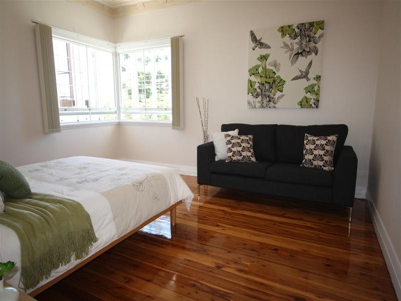 46 Crown Street, Wynnum QLD 4178