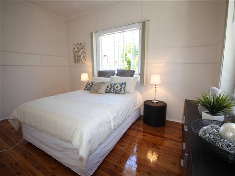 46 Crown Street, Wynnum QLD 4178