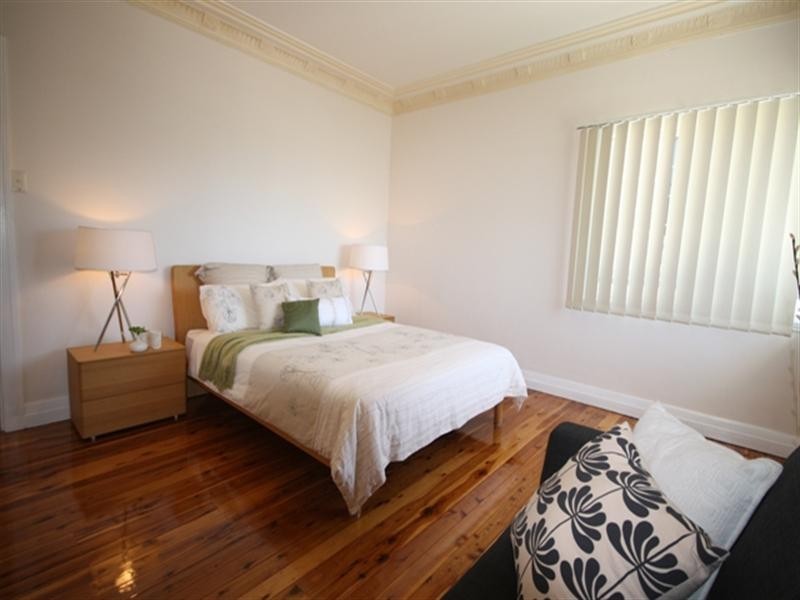 46 Crown Street, Wynnum QLD 4178