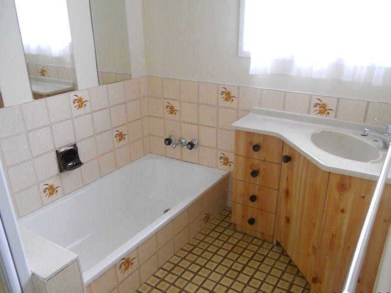 1A Curtis Street, Manly QLD 4179