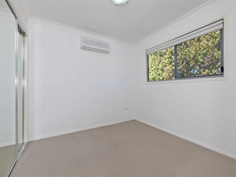 25 Rodney Street, Wynnum West QLD 4178