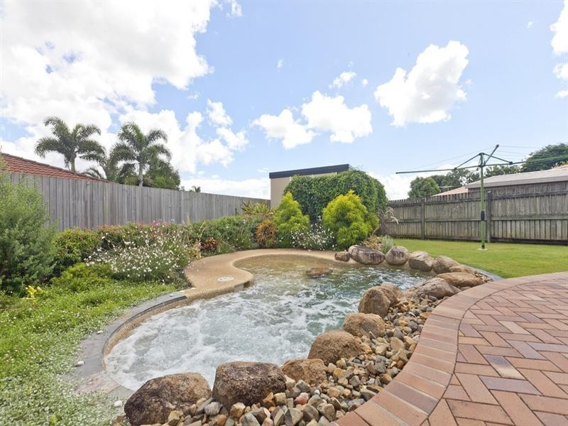 3 Carlile Place, Wynnum West QLD 4178
