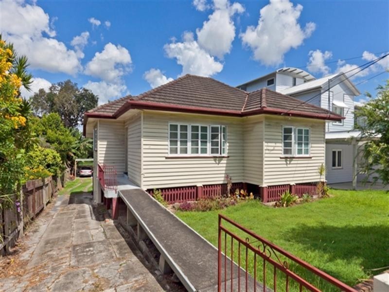 18 Tamaree Avenue, Wynnum QLD 4178