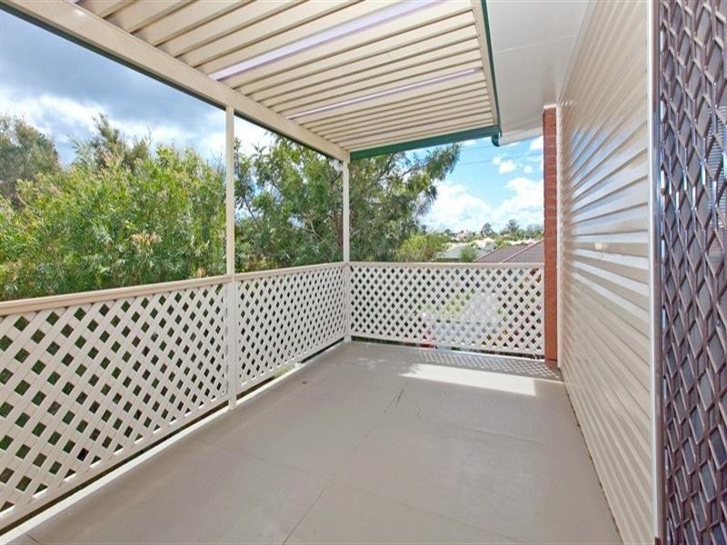 15 School Road, Wynnum West QLD 4178