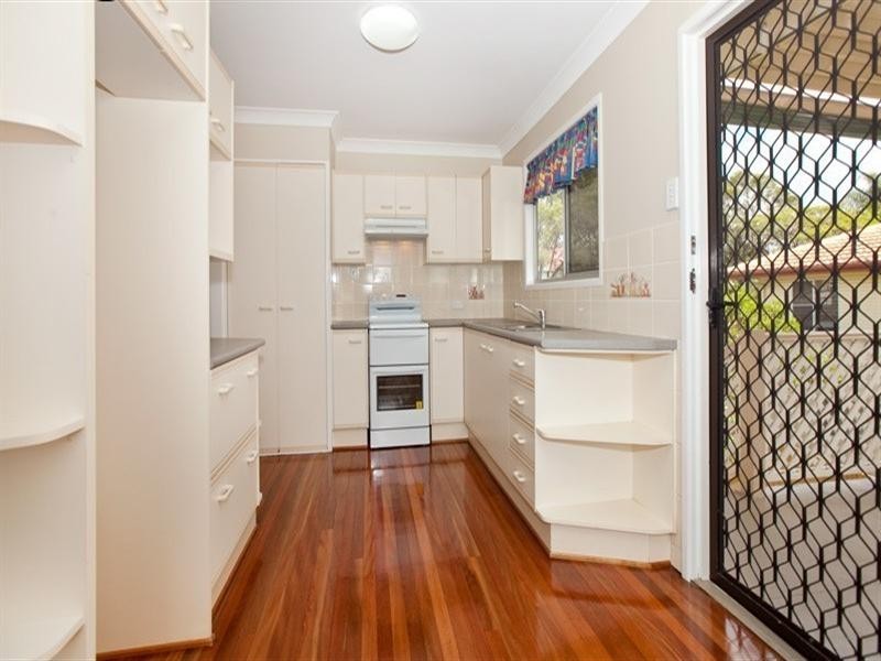 15 School Road, Wynnum West QLD 4178