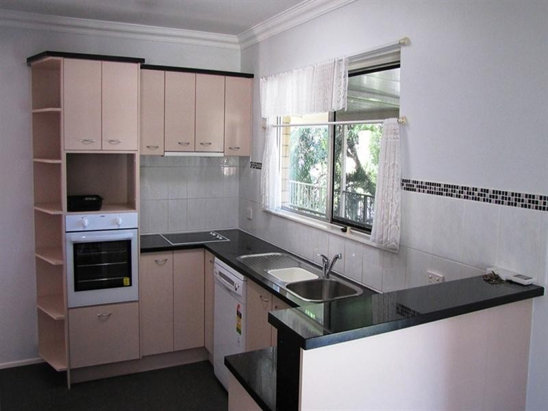 12 Leadale Street, Wynnum West QLD 4178