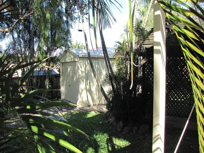 12 Leadale Street, Wynnum West QLD 4178