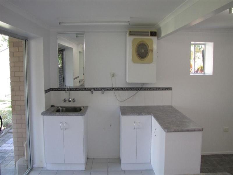 12 Leadale Street, Wynnum West QLD 4178