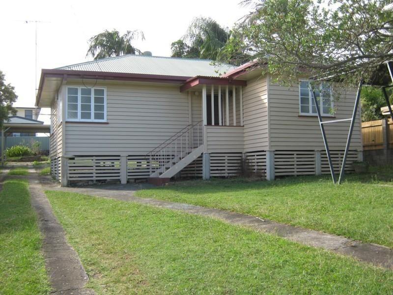 19 Montrose Parade, Wynnum West QLD 4178