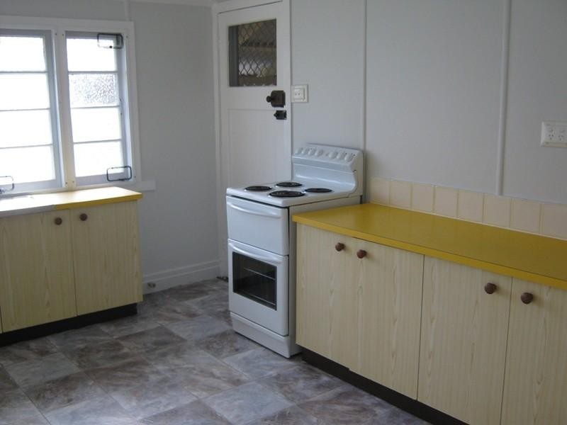 19 Montrose Parade, Wynnum West QLD 4178