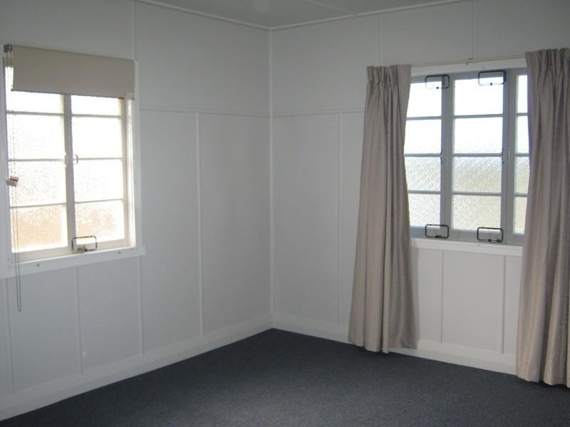 19 Montrose Parade, Wynnum West QLD 4178