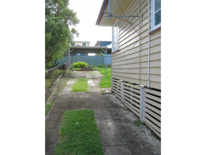 19 Montrose Parade, Wynnum West QLD 4178