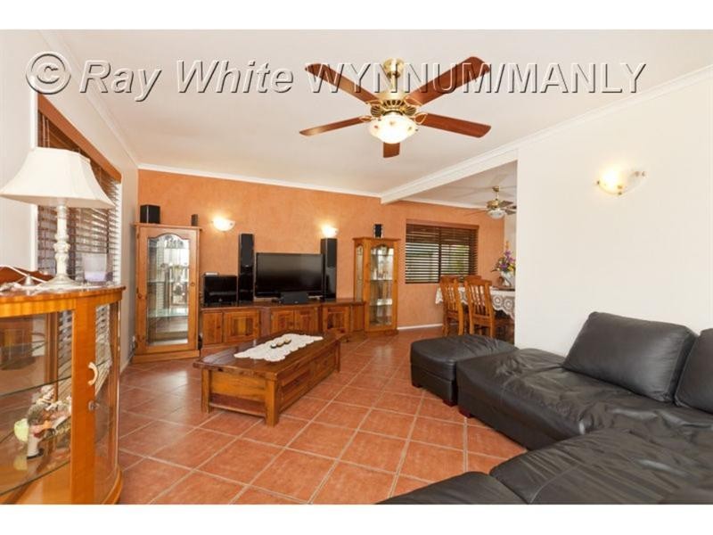 33 Gateway Street, Wynnum West QLD 4178