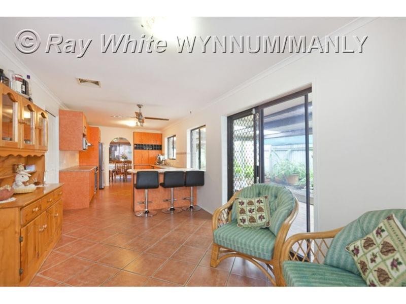 33 Gateway Street, Wynnum West QLD 4178