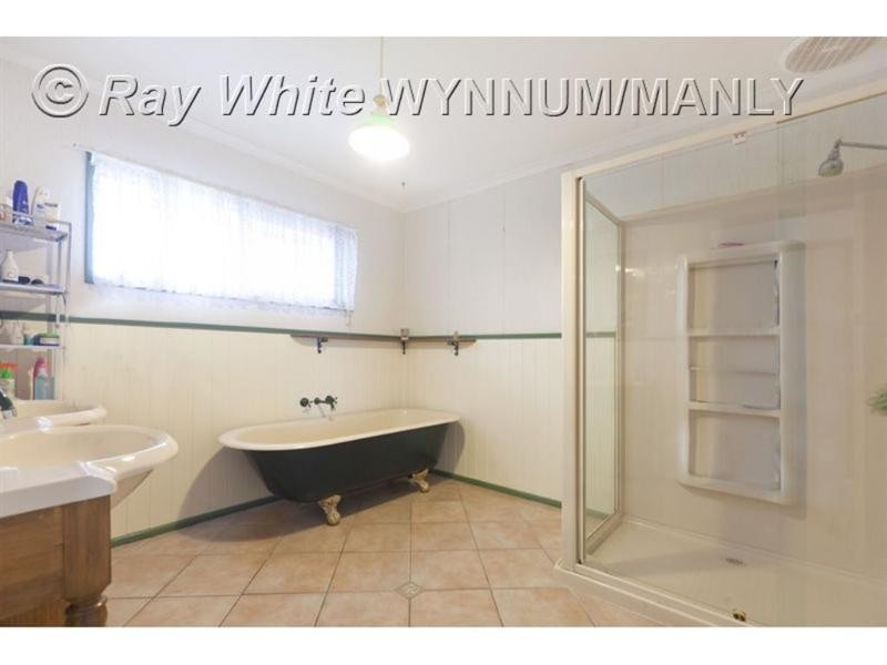 33 Gateway Street, Wynnum West QLD 4178