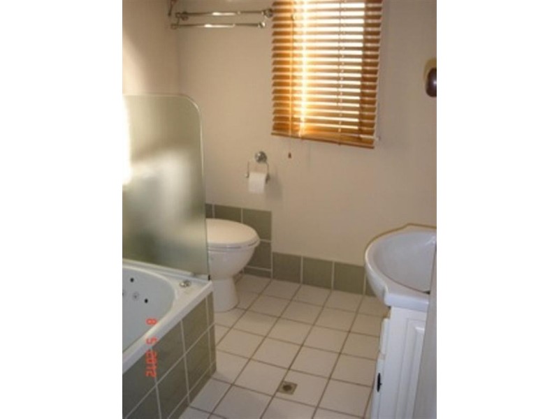 12 Ingleston Street, Wynnum West QLD 4178