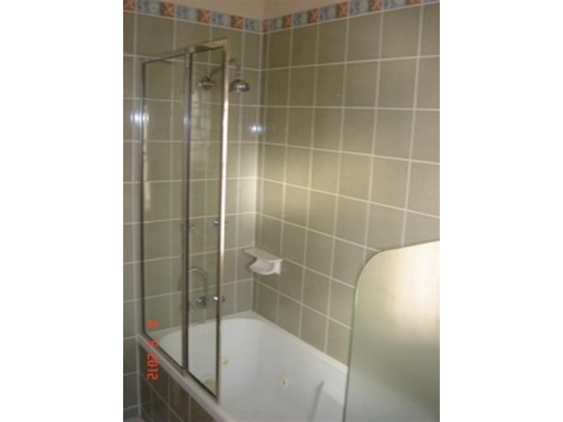 12 Ingleston Street, Wynnum West QLD 4178