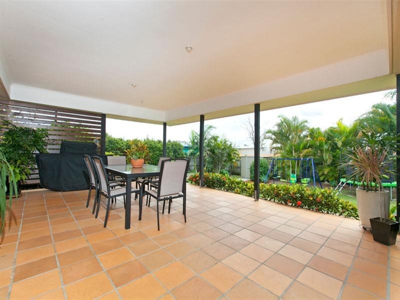 43 Plaza Street, Wynnum West QLD 4178